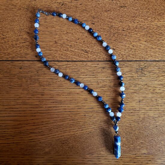 sodalite & white jade necklace (18″)