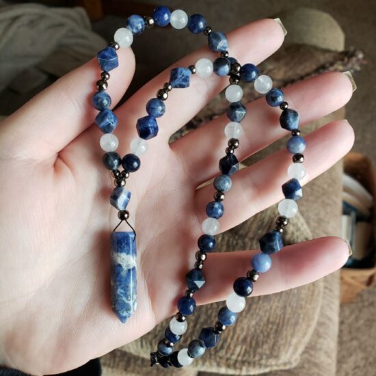 sodalite & white jade necklace (18″)