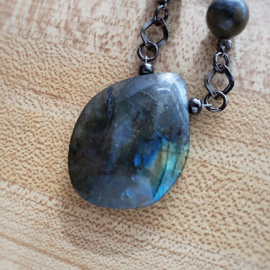 labradorite necklace with organic shapes & tones (17.5″)
