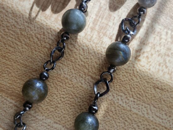 labradorite necklace with organic shapes & tones (17.5") - Image 6