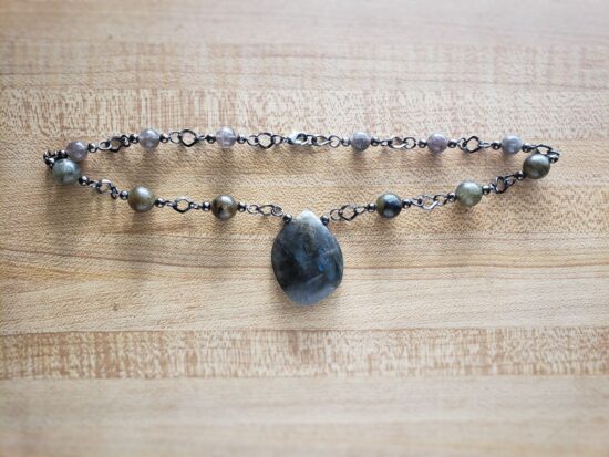 labradorite necklace with organic shapes & tones (17.5") - Image 7